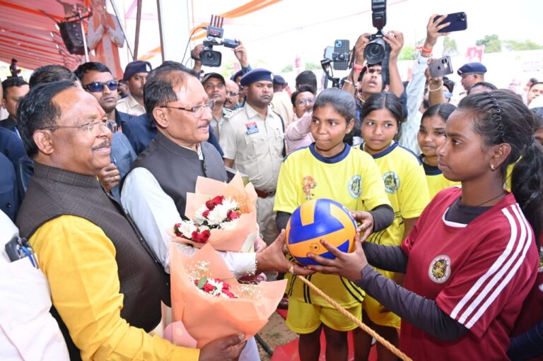 वॉलीबॉलप्रतिभा को मिलेगा सही मंच और सम्मान' (2)