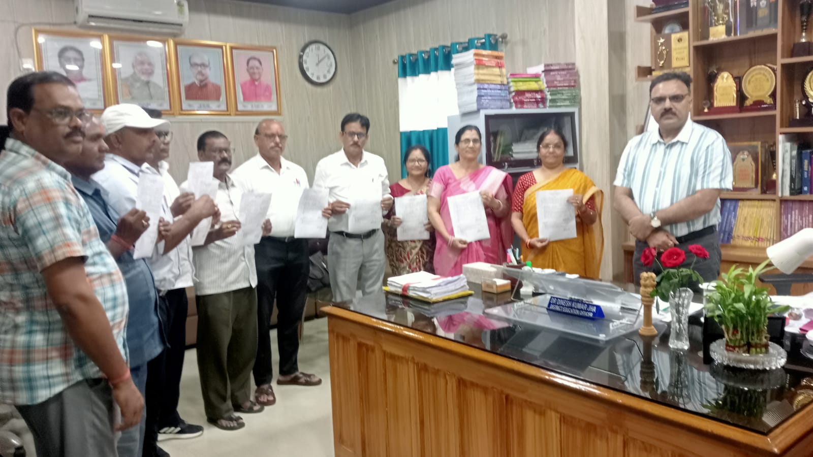 12 शिक्षकों को सत्रांत तक पुनर्नियुक्ति आदेश जारी