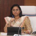 16 राजस्व अधिकारियों